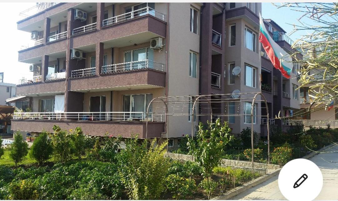 Dimitrov Apartments Burgas Exteriör bild