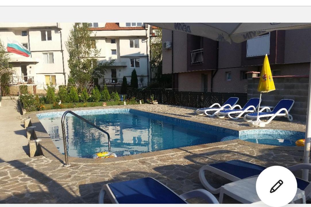 Dimitrov Apartments Burgas Exteriör bild