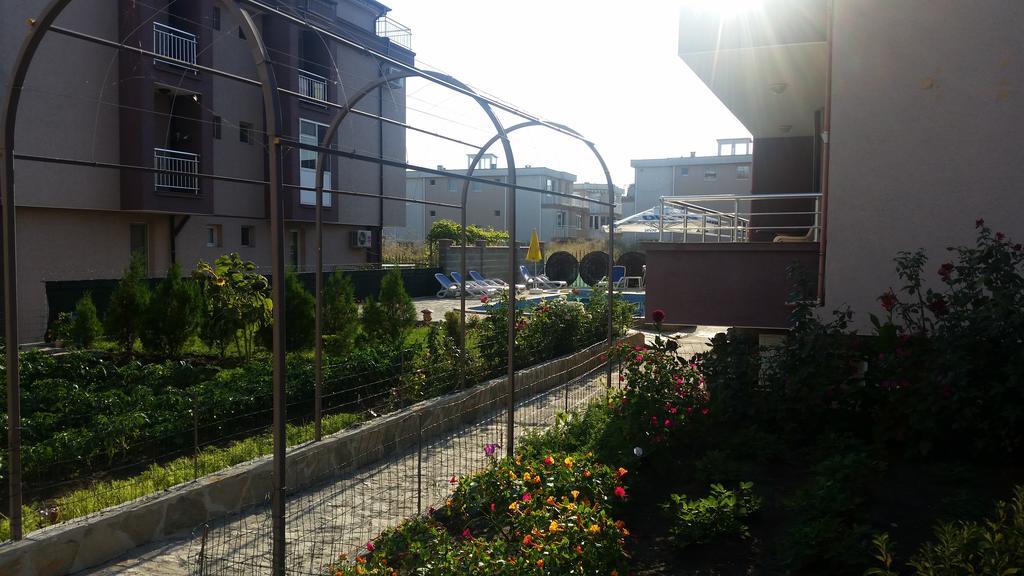 Dimitrov Apartments Burgas Exteriör bild